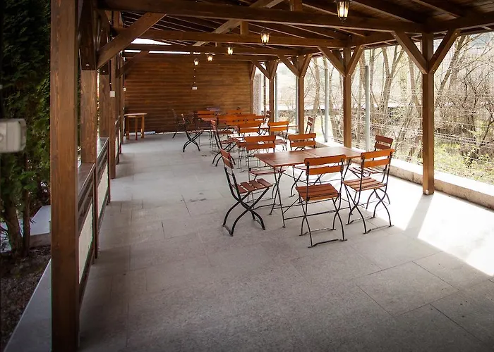 Pensión Roata Faget 3*